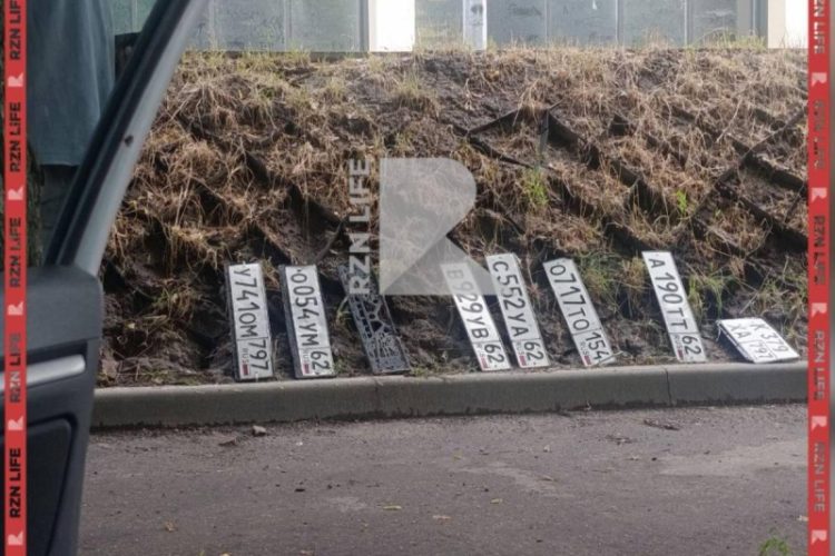 Ливень в Рязани унес автомобильные номера