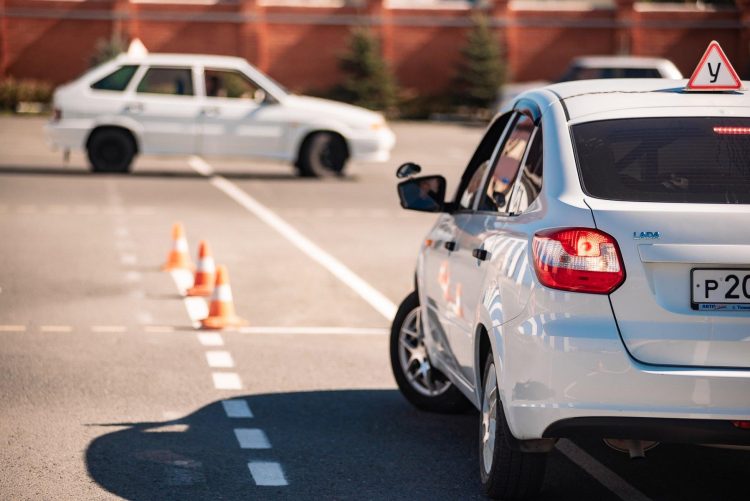 С весны в России изменится обучение в автошколе