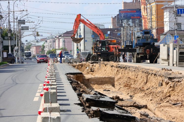 На Первомайском проспекте и площади Ленина активно ведется капремонт