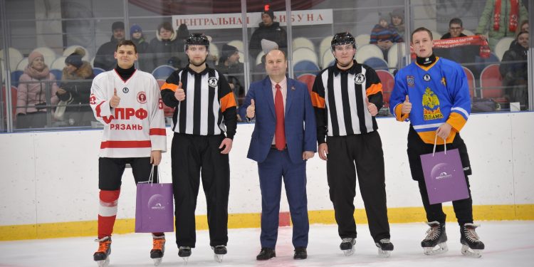Новая победа хоккейной команды КПРФ