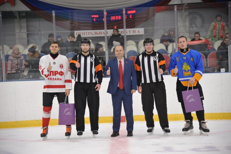 Новая победа хоккейной команды КПРФ