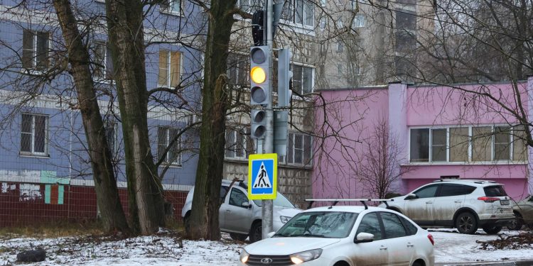 В Рязани на пересечении улиц 9-я Линия и Ленинского Комсомола устанавливают светофоры