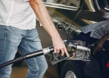 Рязанцы вновь сообщили о подорожании бензина