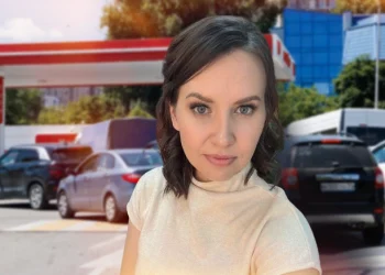 Блогер толкала свою машину три километра в Башкирии