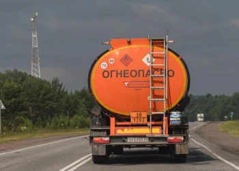 Новые правила аттестации оставили АЗС без бензовозов