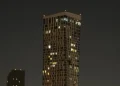 Беспилотник врезался в жилой дом в Москве