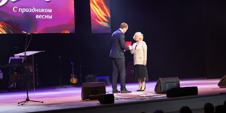 Губернатор Павел Малков поздравил рязанок с наступающим 8 марта