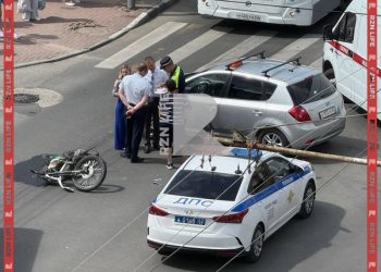 Около рязанского ТРЦ «Атрон» образовалась пробка из-за ДТП