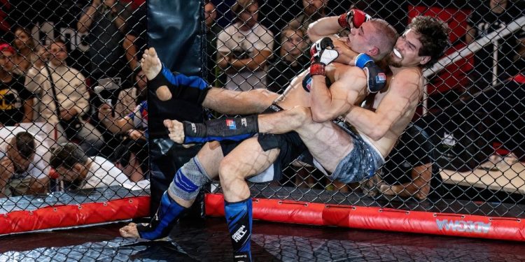 В рязанском Лесопарке прошел турнир по ММА «Битва -929»