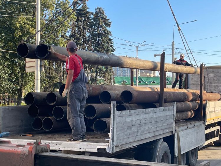 На Первомайском проспекте завершается монтаж нижних железобетонных блоков