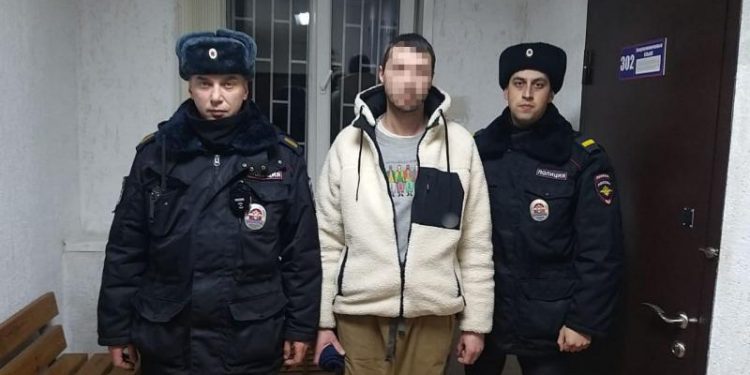 На улице Коняева полиция задержала 37-летнего мужчину, объявленного в федеральный розыск На улице Коняева полиция задержала 37-летнего мужчину, объявленного в федеральный розыск