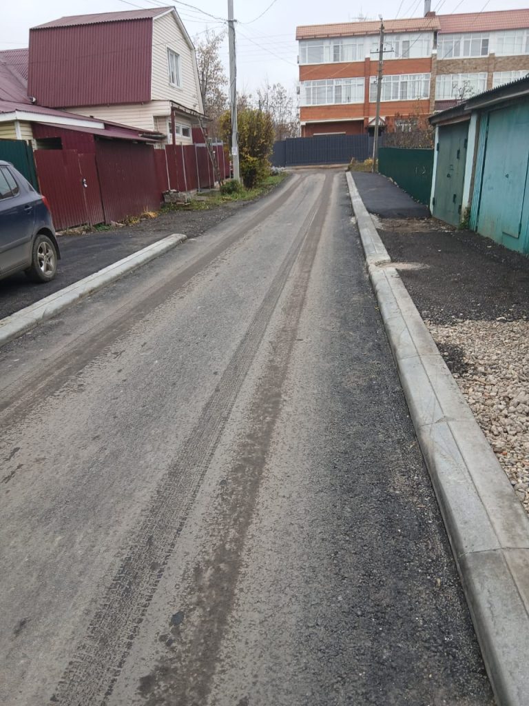 По улице 1-ый Новопавловский проезд в Рязани завершили асфальтирование дороги