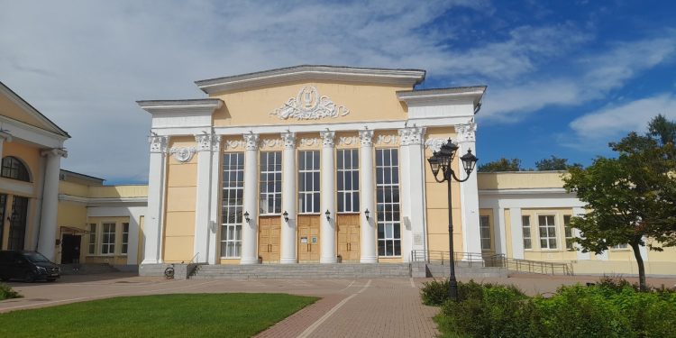 Путин наградил руководителя рязанской филармонии Елену Шаповскую