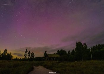В Рязанской области запечатлели звездопад Персеиды на фоне северного сияния