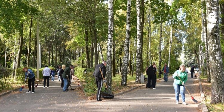Рязанцев приглашают на второй общегородской субботник 28 сентября Рязанцев приглашают на второй общегородской субботник 28 сентября
