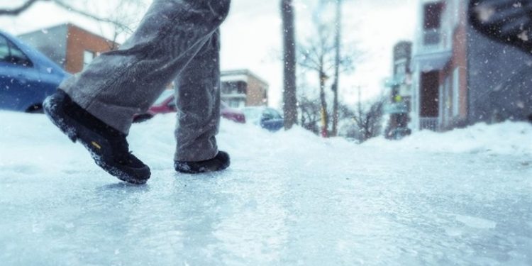 Рязанцев предупредили о гололедице, ледяном дожде и тумане 10 декабря