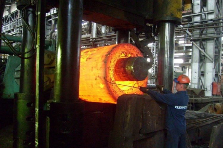Чистая прибыль Тяжпрессмаша упала в 19 раз в 2025 году