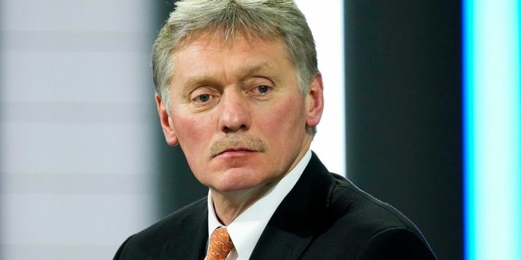 Песков назвал причину массовой атаки БПЛА на Россию