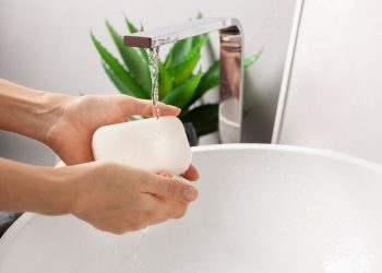 Независимая московская лаборатория признала воду в Рязани непригодной для питья Независимая московская лаборатория признала воду в Рязани непригодной для питья