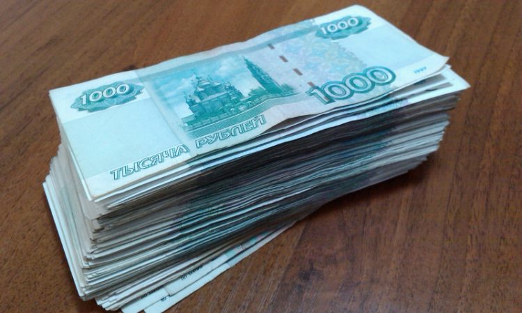 Стало известно, сколько денег нужно россиянам, чтобы не страдать от кредитов