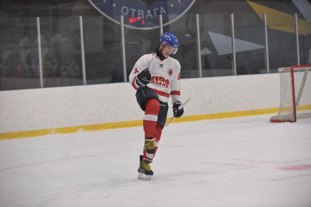 Новая победа хоккейной команды КПРФ