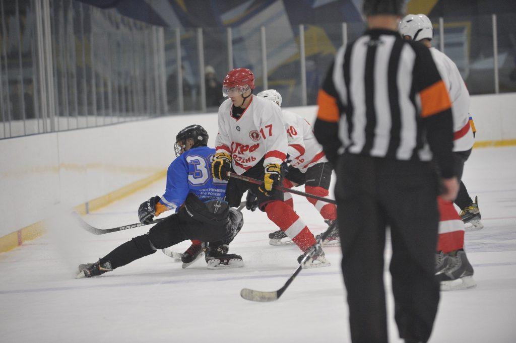 Новая победа хоккейной команды КПРФ
