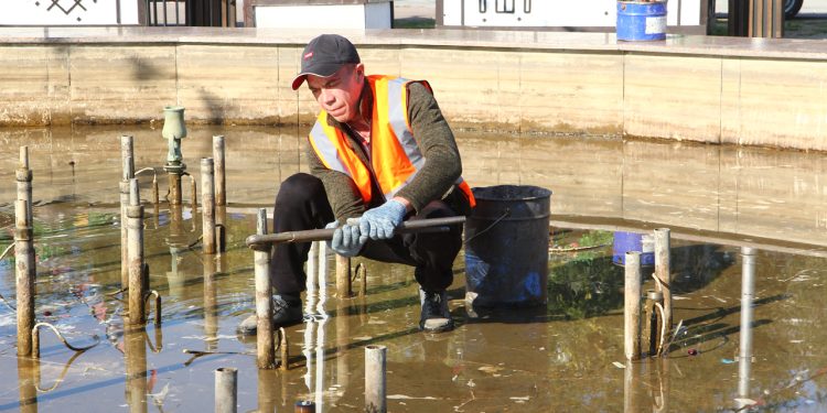Рязанские фонтаны начали подготавливать к зиме Рязанские фонтаны начали подготавливать к зиме