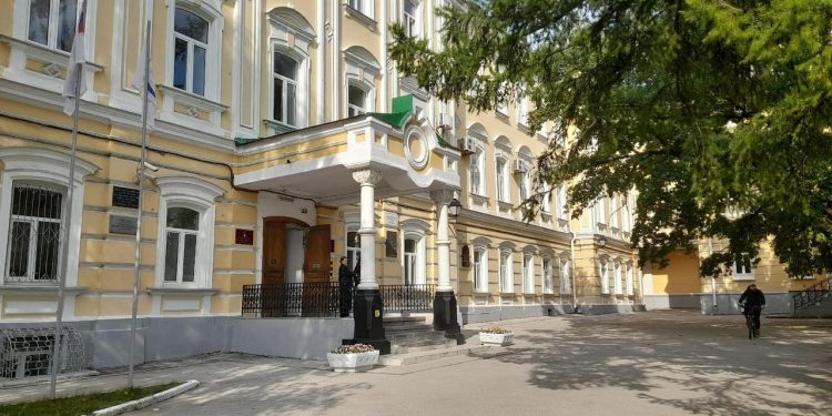 Суд обязал РГУ имени Есенина выплатить незаконно отчисленному студенту Коршунову 300 рублей