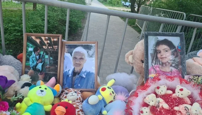 Мемориал в Рязани собирает тысячи скорбящих Мемориал в Рязани собирает тысячи скорбящих