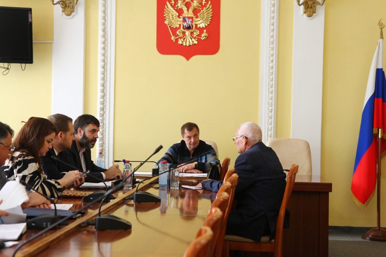 Рязанцы хотят перегородить проезд бетонными блоками из-за проезжающих мимо дома машин