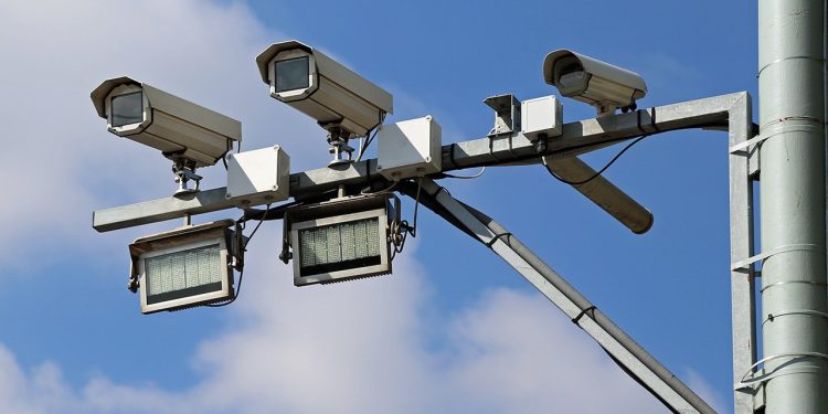 В России вступают в силу новые правила установки дорожных камер