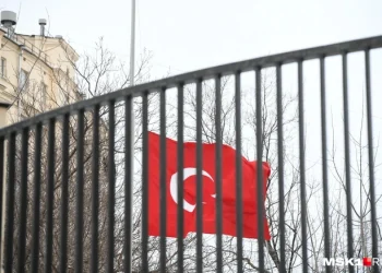 Ученики забаррикадировались в классах во время нападения на школу