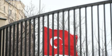 Ученики забаррикадировались в классах во время нападения на школу