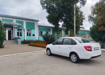 Четыре школы Рязанской области получили новые автомобили Lada