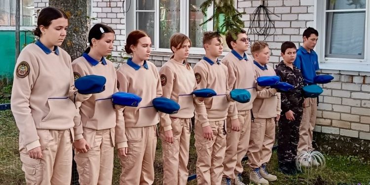 В Кадомском районе открыли памятную доску погибшему на СВО Андрею Агапову