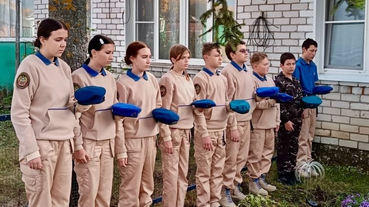 В Кадомском районе открыли памятную доску погибшему на СВО Андрею Агапову