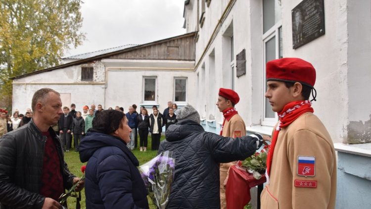 В Спасском районе установили памятную доску погибшему на спецоперации бойцу Виталию Большакову