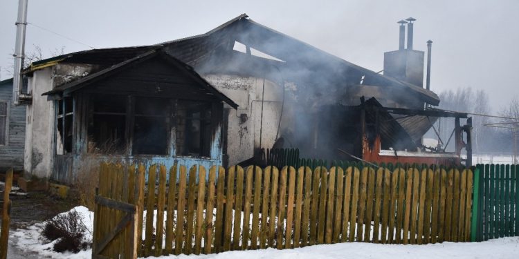 В Путятинском районе сгорел жилой двухквартирный дом