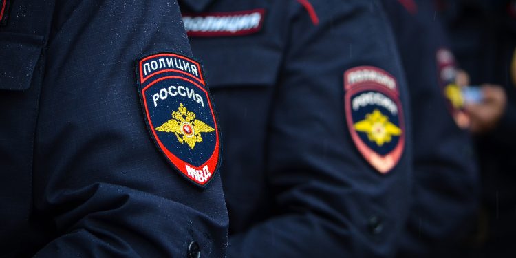 Рязанские полицейские выдворили из России 5 мигрантов-нарушителей