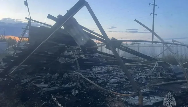 Два рязанца пострадали при пожарах за последние сутки — горела квартира