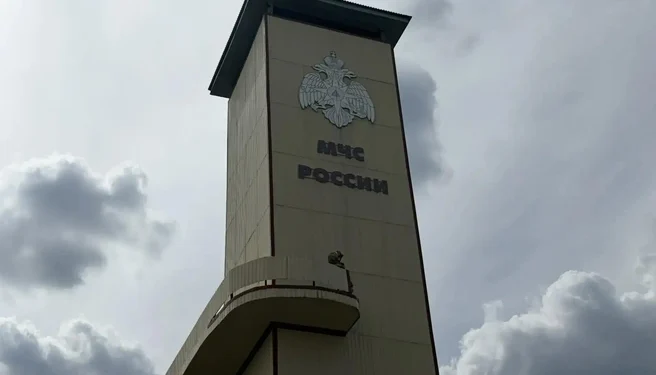 Двухэтажный дом и трактор: за сутки в Рязанской области ликвидировали четыре пожара