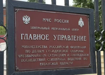 Двухквартирный дом загорелся в Рязанской области