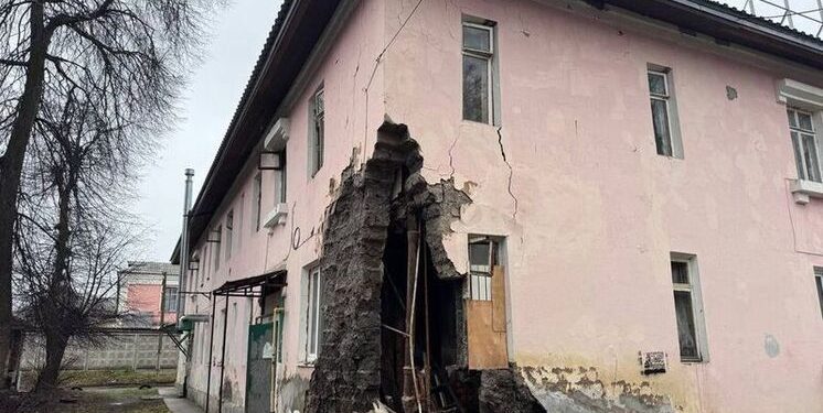 В рязанском Рыбном обрушилась стена многоквартирного жилого дома В рязанском Рыбном обрушилась стена многоквартирного жилого дома