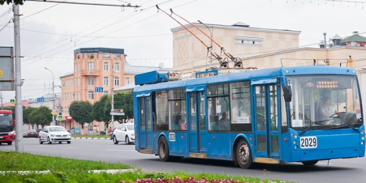 Рязанцев предупредили о закрытии движения транспорта по улице Бирюзова