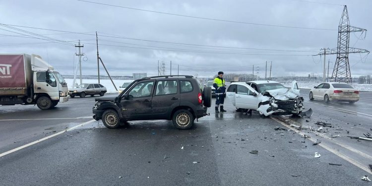В ДТП в Шиловском районе пострадали пять человек, в том числе двое детей В ДТП в Шиловском районе пострадали пять человек, в том числе двое детей