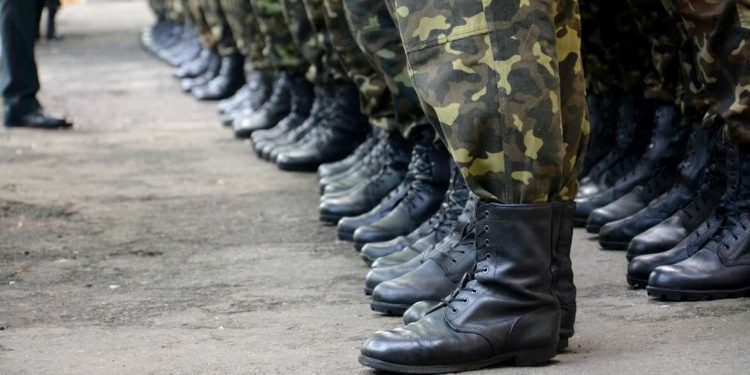 Свыше 350 рязанцев заключили контракт с Минобороны РФ в новом пункте отбора