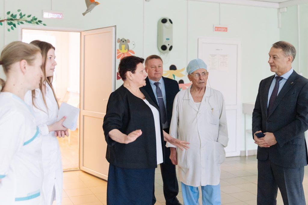 Фомин и Пшенников посетили Лесновскую больницу в Шиловском районе