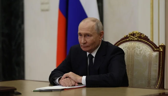 «Есть задел на прекращение огня»: Путин начал переговоры со спецпосланником Трампа. Что обсудили в начале встречи