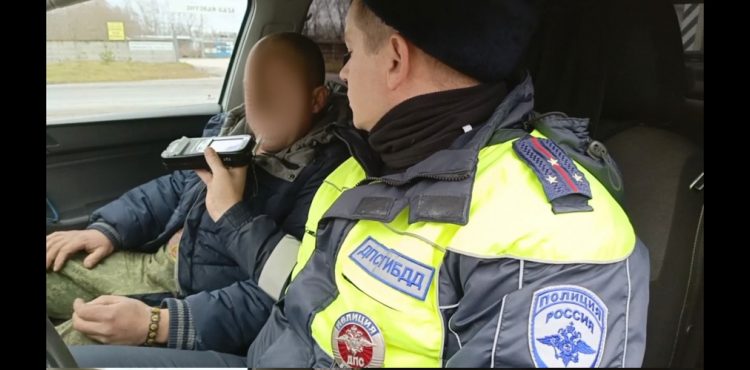 В рязанском Ряжске полиция задержала 48-летнего нетрезвого водителя на "Lada" В рязанском Ряжске полиция задержала 48-летнего нетрезвого водителя на «Lada»