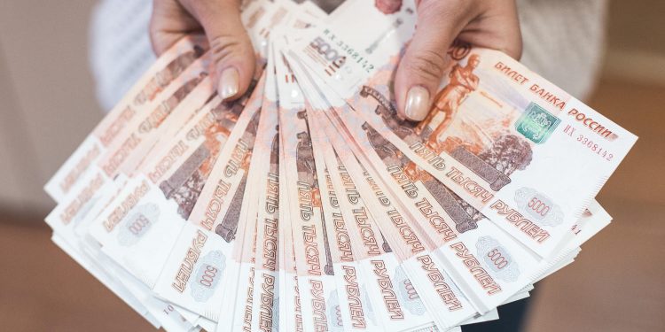 Зарплаты рязанских учителей, врачей и соцработников возрастут на 9,8% в 2024 году